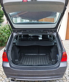 BMW e91 320d 120kw manuál - 5