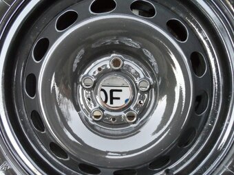 Komplet Zimní Sada Dunlop +Poklice205/60/16 ET 46 5X112 - 5