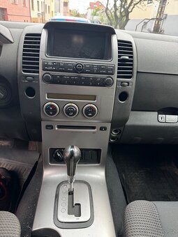 Nissan Pathfinder - 5