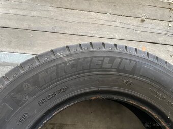 prodám letní pneumatiky 215/70/15C Michelin celá sada - 5