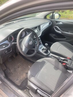 Prodám Opel Astra 1.6 CDti, 70kw , r.v. 2016 - 5