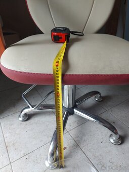 PRODÁME  kadeřncké  křeslo - 5