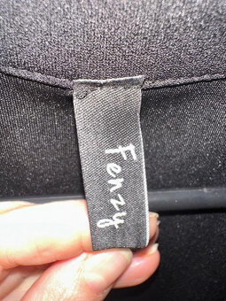 sexy černé šaty - 5