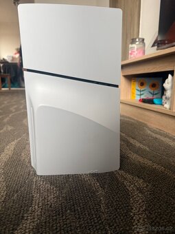Prodej PS5 Slim 1TB + 2x ovladač + 4 hry - 5