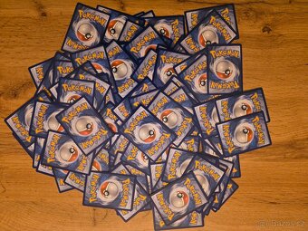 Sbírka karet Pokémon - 5