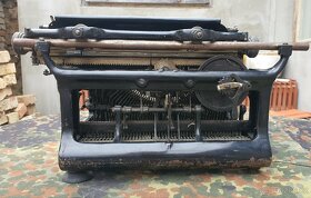 Starý psací stroj Ideal - 5