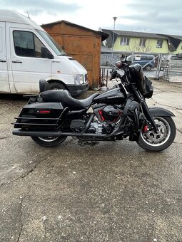 Harley Davidson FLH Electra Glide - 5