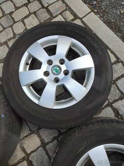 Prodám orig alu 15 škoda Octavia 2 5x112 ET 47 letní pneu - 5