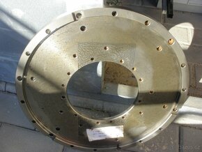 Prodám nové svislé čepy na Z 6711 a Z 4011. - 5