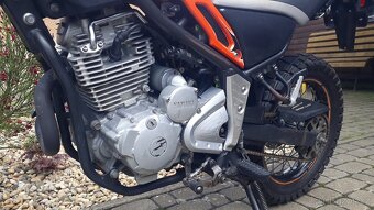 Yamaha XG 250 Tricker - 5