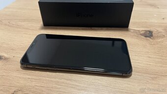 Apple iPhone 11 Pro Max 256GB, příslušenství, 4990Kč - 5