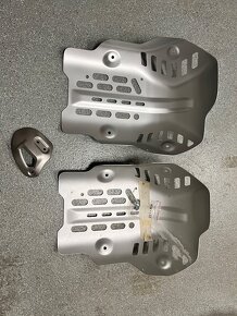 Yamaha TENERE 700, šusplech originál, kryt motoru - 5