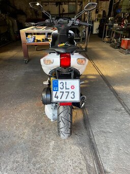 Aprilia SR50 - 5