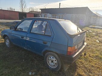 ŠKODA FAVORIT 135L - 5