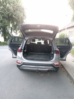Prodám Hyundai Santa Fe 2.2 CRDI 4x4 - 2019, automat - 5