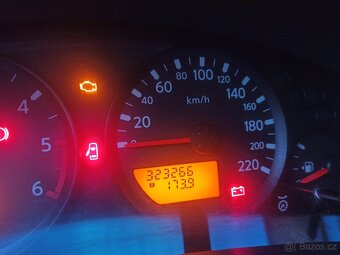 Prodám Nisan Navara r. v. 2007 2.5 diesel - 5