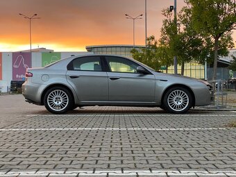 Alfa Romeo 159 - 5