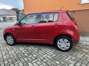 Suzuki Swift 1.3i 66kW 4x4 serviska - 5