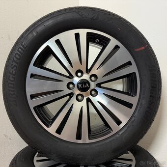 KIA SPORTAGE 5x114,3 R18 ET45+NOVÉ LETNÍ 235/55R18 - 5