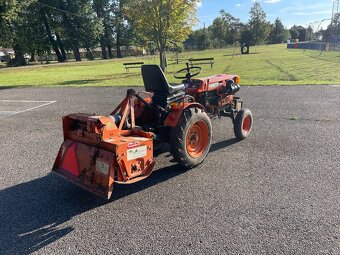 Malotraktor Kubota B5100 s originál kultivátorem - 5