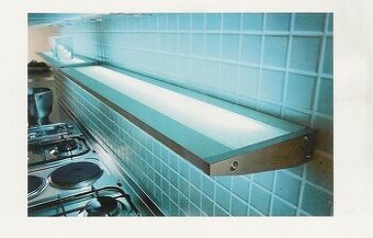 Svítící police. - 5