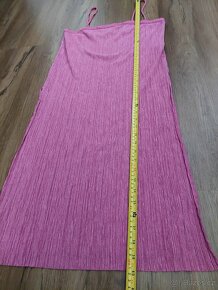 Vel. S Zara růžové strukturované šaty - 5
