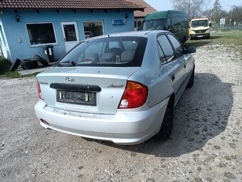 Hyundai accent 1.3i 63 kW rv 2005 - 5
