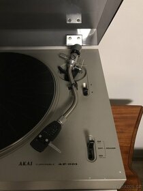 Akai . - 5