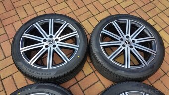 Letní sada MERCEDES V-Class 5x112 R19 NOVÉ Pirelli 245/45/19 - 5