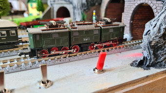 Vláčky N - elektrická lokomotiva BR 191 - 5