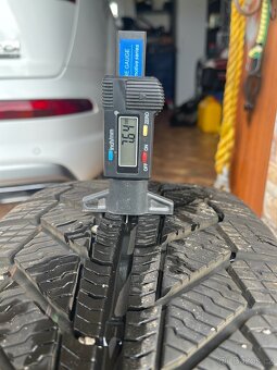 prodám alu kola 5x112 s pneu 225/50/17 - 5