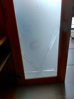 Dřevěná závěsná skříňka do koupelny, skříň - 5