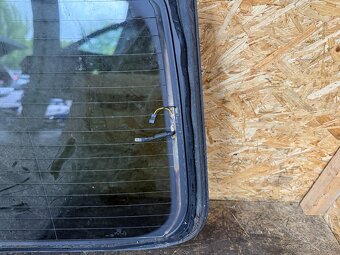 OKNO PÁTÝCH DVEŘÍ AUDI A6 4F KOMBI - 5