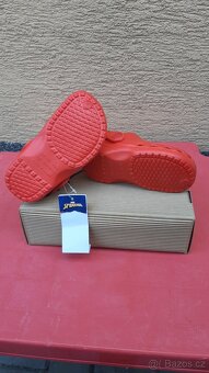 Nové dětské boty Marvel Crocs vel. 26-27 - 5