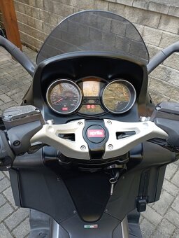 Aprilia SRV 850 - 5