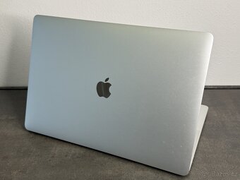 MacBook Pro 15'' 2017 / i7 / 16GB / 512GB SSD / Silver - D - 5