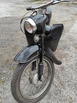 Jawa 555 Pionýr v neobvyklé originální černé barvě - 5