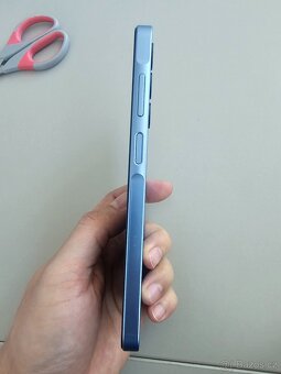 Samsung A25 5G - 6/128GB - Stav nového - 5