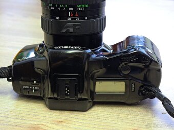 Analog Minolta Dynax 7xi + zoom Cosina 19-35mm (1991) - 5