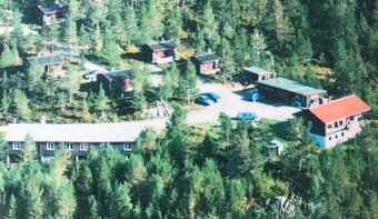 Přímý vlastník nabízí areál s rodinným domem a 13 chatami - 5