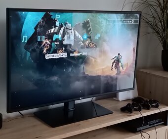 Playstation 3 Slim 500 GB+ 2 ovladače + 2 hry - 5