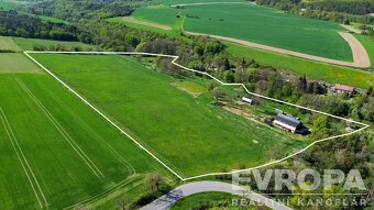 Prodej jedinečné nemovitosti obklopeného přírodou v Senešnic - 5