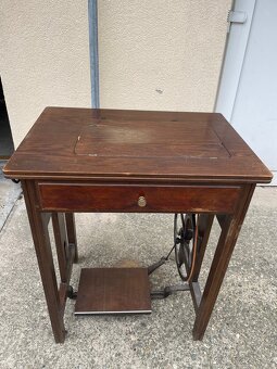 Šicí stroj Pffaf (starožitný) - 5