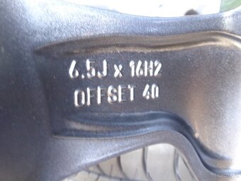 5x114,3 R16 205/60 orig.letna sada kol Kia X Ceed - 5