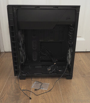 PC bedna Corsair Carbide 600q - 5