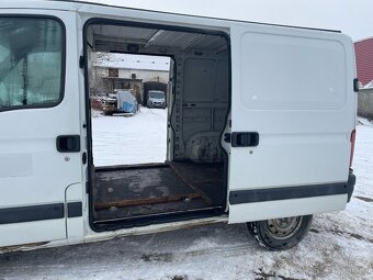Nissan Interstar - 5