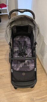 Sportovní kočárek - jako nový - 5