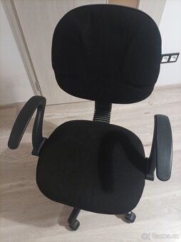 Psací stůl + kancelářská židle – komplet - 5