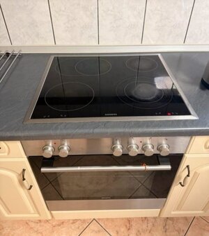 Krásná velká venkovská kuchyně se spotřebiči,5825 - 5