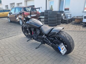 Indian Scout bobber Rogue - 5